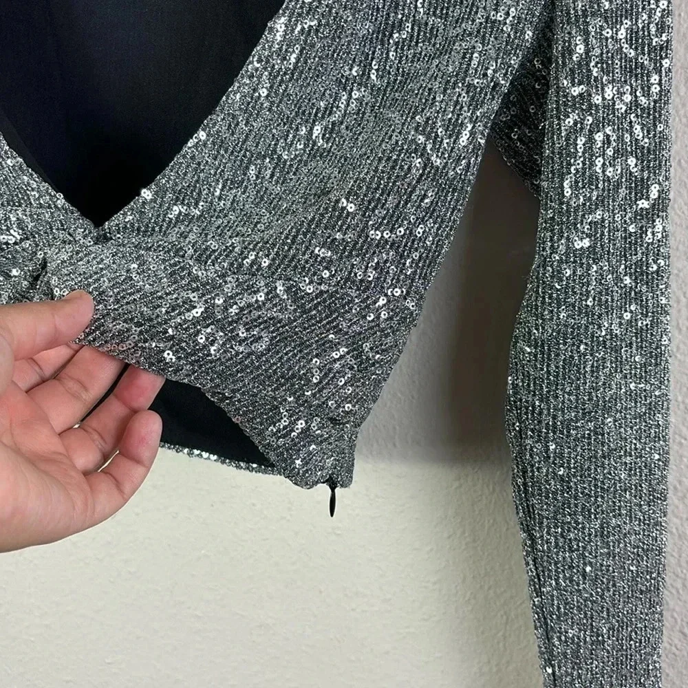Zara Silver Sequin Knotted Long Sleeve Crop Top size XS Side Zipper